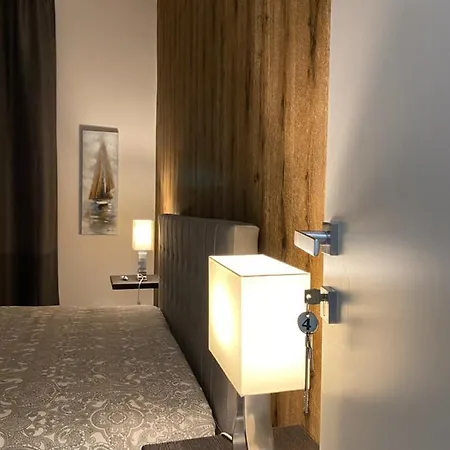 Mami 3* نابولي