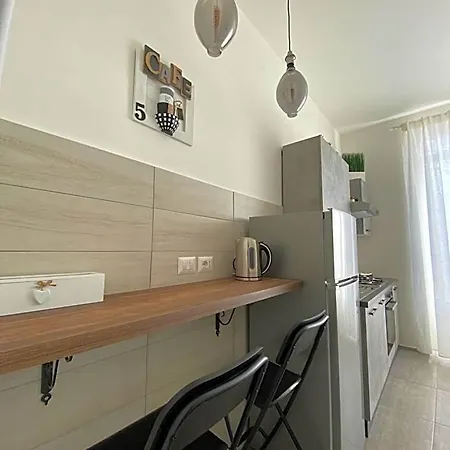 Mami Nocleg ze śniadaniem 4*