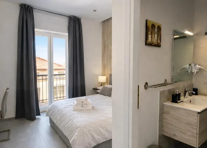 Mami Oda ve Kahvaltı